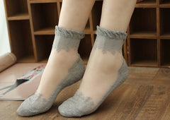 Soft Sheer Lace Ruffle Ankle Socks