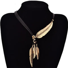 Bijoux Feather Pendant Rope Leather Necklace